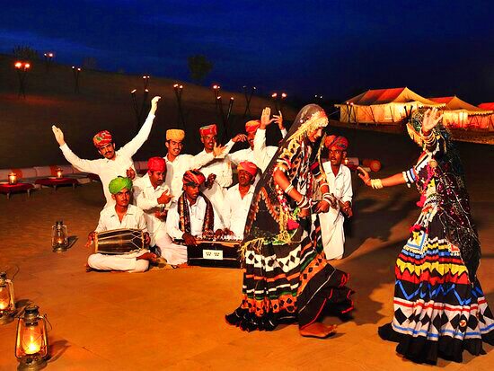 Kalbeliya troupe performing at corporate gala